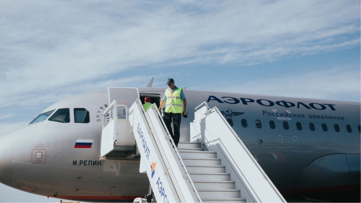 "Аэрофлот" разрешил опоздавшим пассажирам бесплатно поменять билет