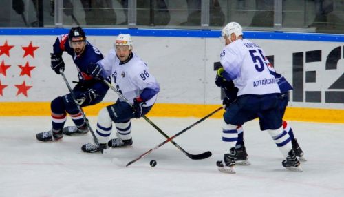 Алтайские хоккеисты переиграли Красноярских Рысей во второй гостевой встрече