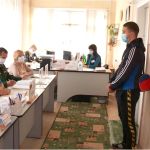 Осенний призыв: как новобранцев отправляют в армию в условиях пандемии на Алтае