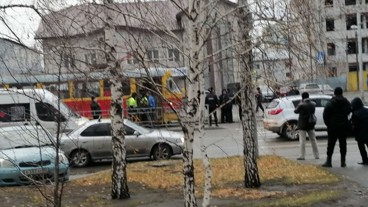 Десять человек отказались надеть маски и задержали движение трамваев в Барнауле