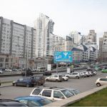Жители Барнаула с ночи занимают очередь, чтобы поставить машины на учет