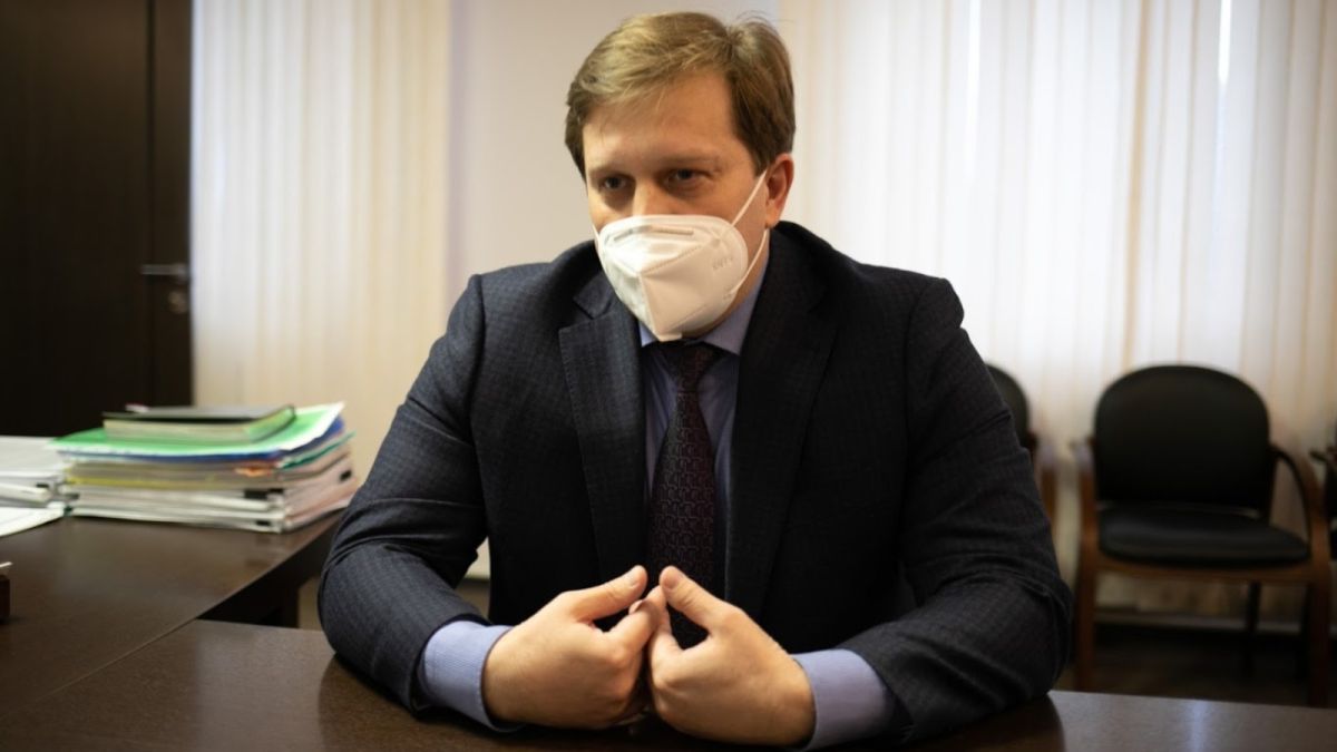 "Никого домой не отправили": Попов оценил ситуацию с госпитализацией в Барнауле