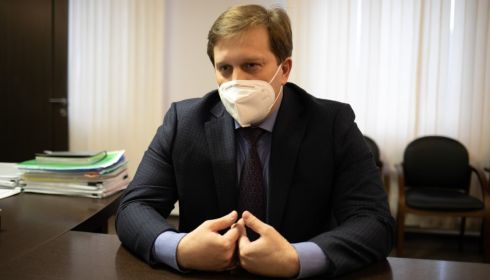 Никого домой не отправили: Попов оценил ситуацию с госпитализацией в Барнауле