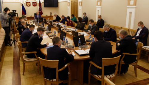 Больше госпиталей, реаниматологов, аппаратуры: о чем сообщили на штабе с Томенко
