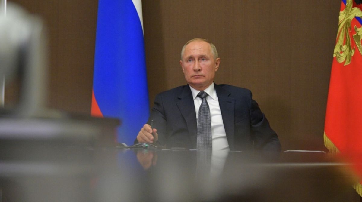 Путин предложил давать экс-президентам России пожизненные места в парламенте