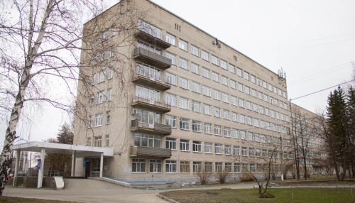225 человек заболели COVID за сутки 3 ноября в Алтайском крае, девять умерли