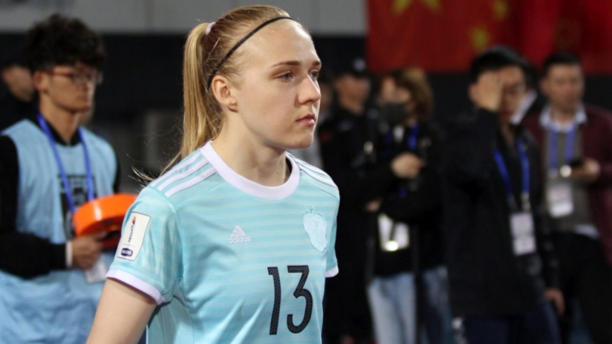 Российское золото и Евро-2022: к чему идет алтайская футболистка Беломытцева 
