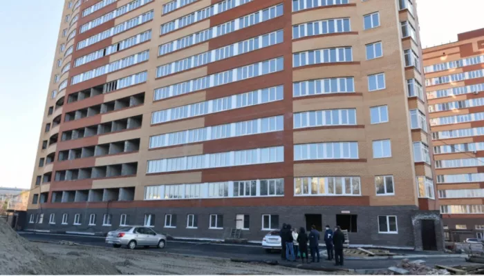 В администрации Барнаула обсудили завершение строительства проблемных домов