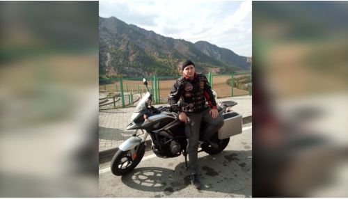 Алтайское мотосообщество простилось с умершим от ковида Александром Нарушевичем