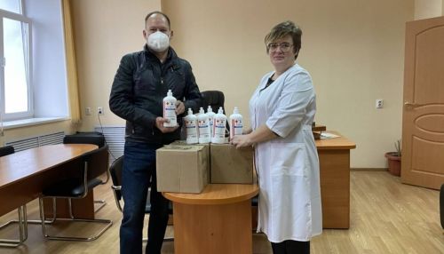 Как алтайские депутаты помогают волонтерам в борьбе с пандемией