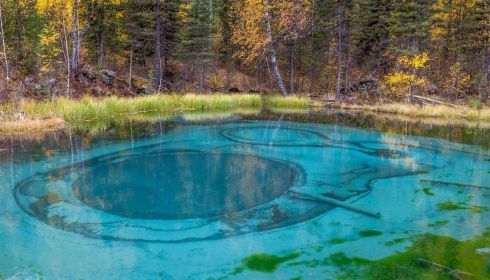 Гейзерное озеро на Алтае предлагают сделать памятником природы