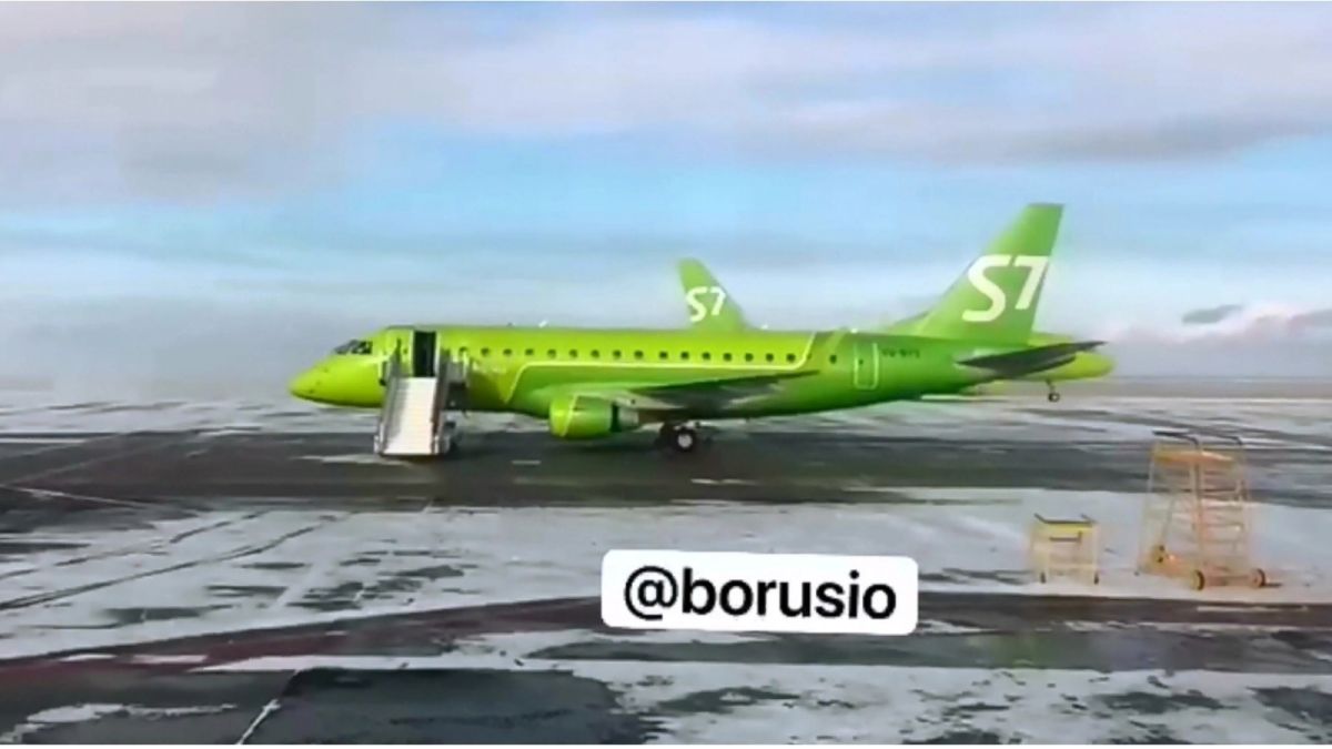 Самолеты из Новосибирска отправили на посадку в Барнаул