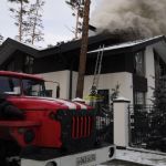 Элитный особняк загорелся в Центральном районе Барнаула