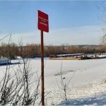 Барнаульских рыбаков предупреждают о тонком льде на Оби