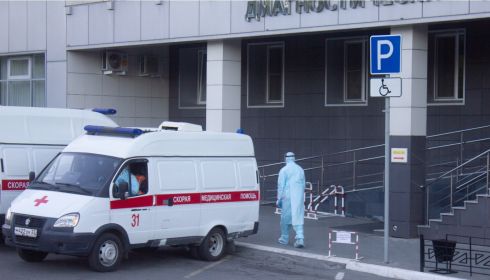 233 человека заболели коронавирусом и восемь умерли за сутки в Алтайском крае