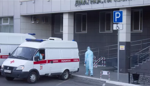 Число умерших от COVID-19 в России обновило двухмесячный рекорд
