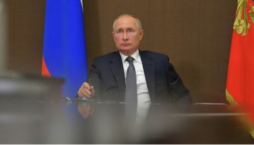 Владимир Путин ликвидировал Роспечать и Россвязь