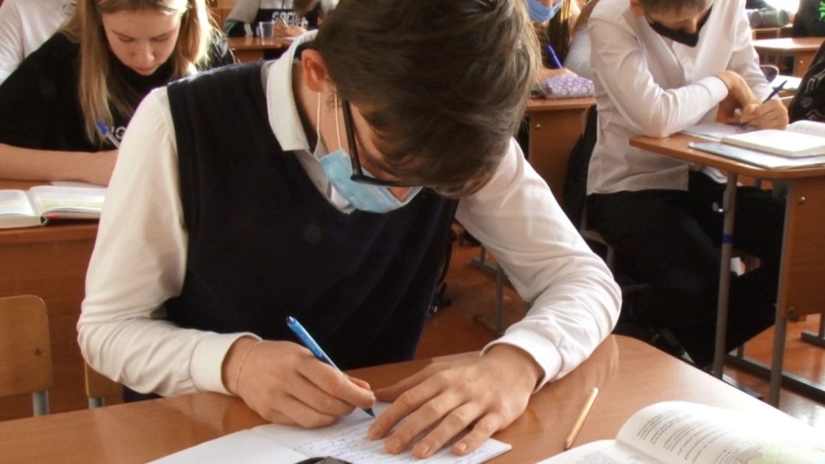 В России перенесли сроки проведения итогового сочинения для 11-х классов
