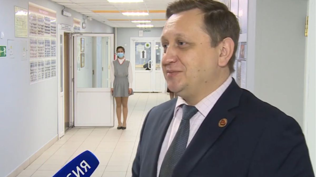 Министр образования назвал дату перехода школ Алтайского края на "дистант"
