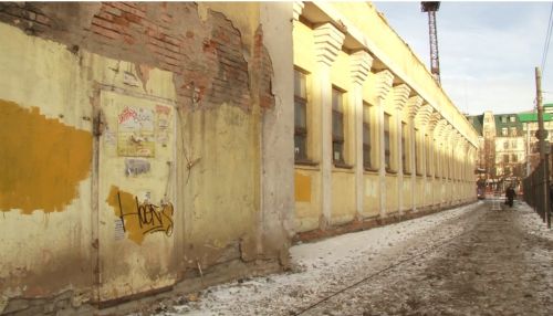 Барнаульцы не смогут ходить вдоль стадиона Локомотив в период реставрации