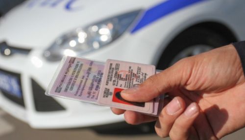 В России утвердили новый вид водительского удостоверения и ПТС
