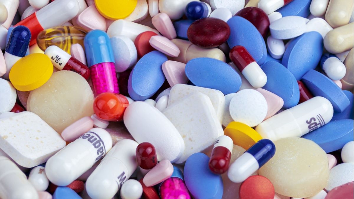 Дефицит "антиковидных" лекарств обнаружили в алтайских аптеках