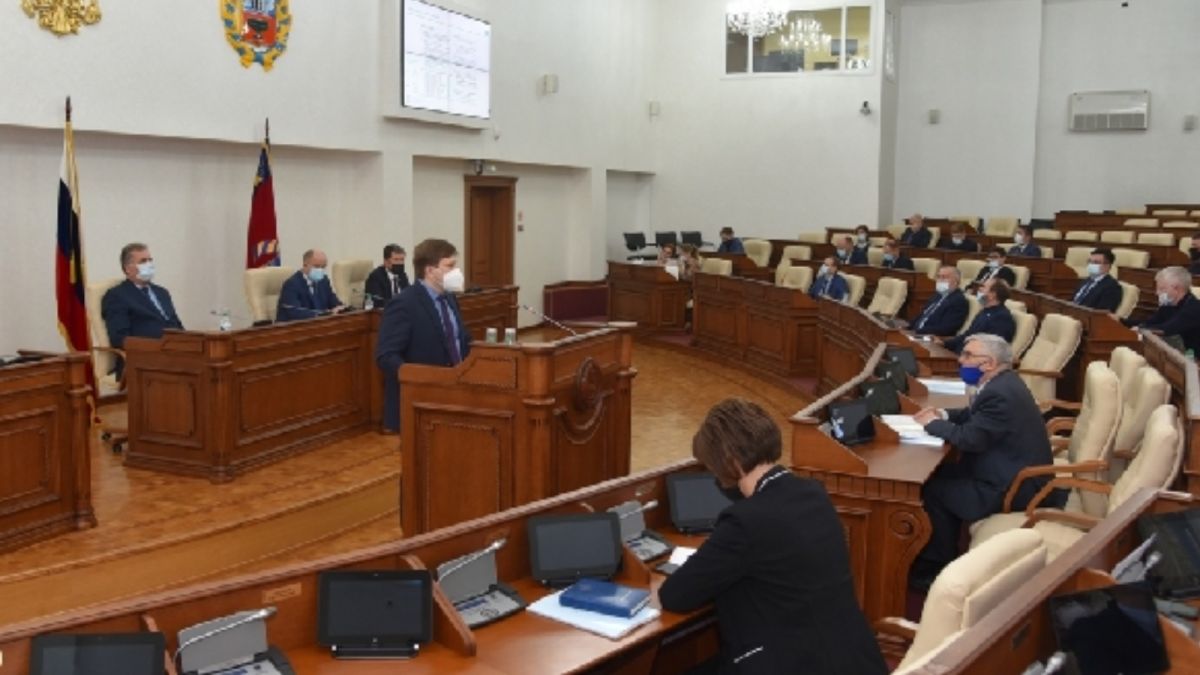 Министр Попов рассказал, зачем строят ковидный госпиталь, когда закрывают другие