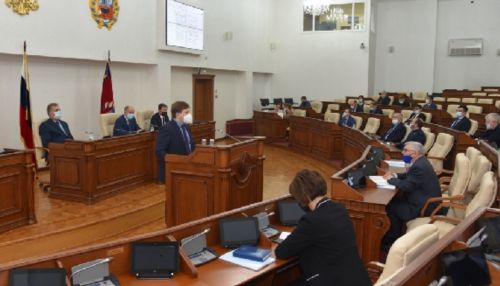 Министр Попов рассказал, зачем строят ковидный госпиталь, когда закрывают другие