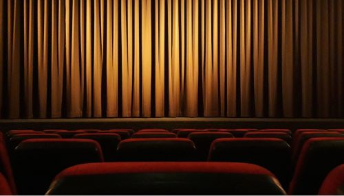 ВТБ: столичные театры в ноябре снизили выручку больше чем на 70%