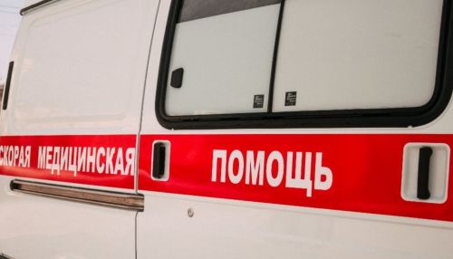 Автомобиль влетел в остановку в Челябинске: пострадали шесть человек