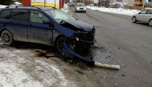 Неизвестный водитель джипа в Барнауле устроил два ДТП и скрылся