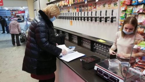 Кафе и ТЦ Барнаула продолжают нарушать антиковидные нормы