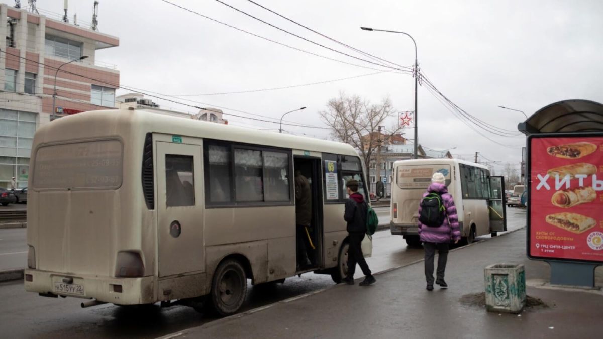 Барнаульские перевозчики снова просят поднять цены на проезд в транспорте