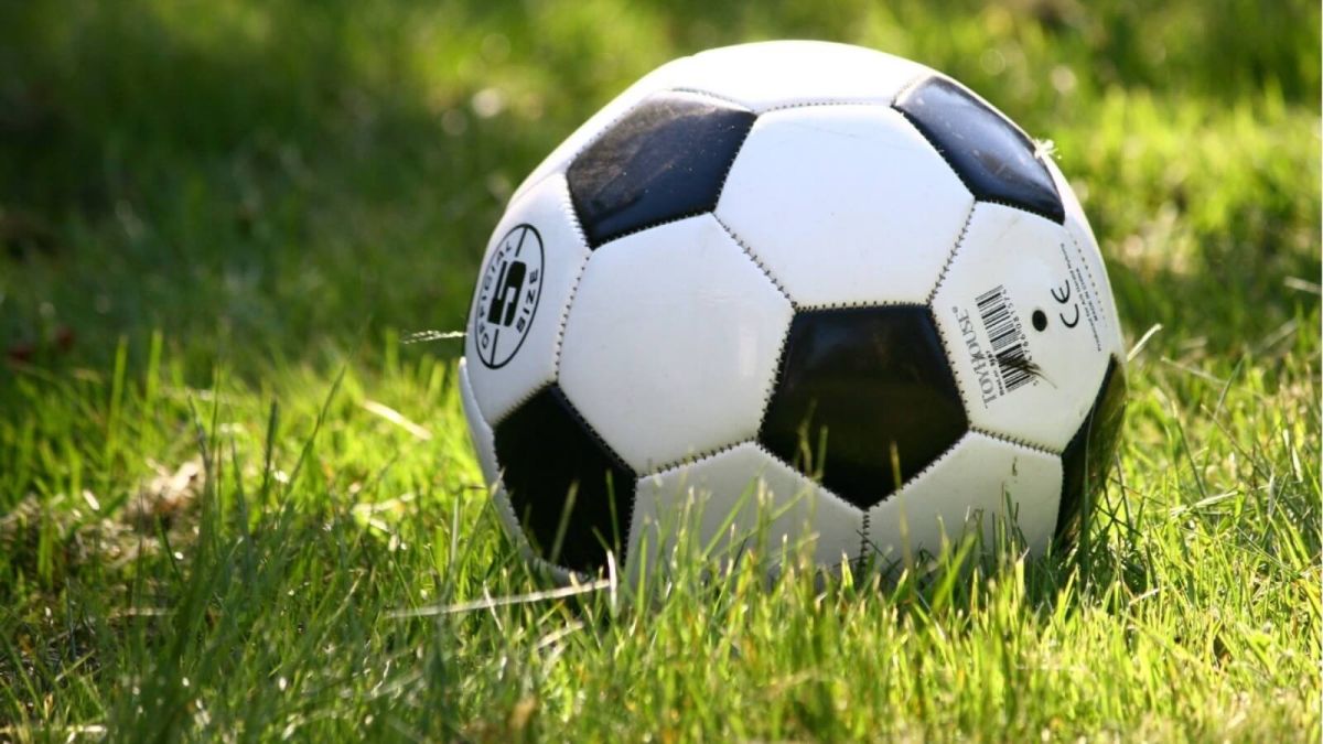 Группа ВТБ создала фонд для развития футбольной академии "Динамо"