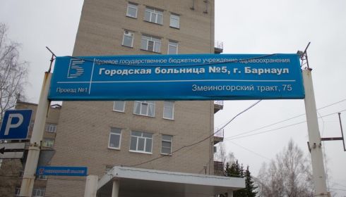 Алтайские медики могут серьезно потерять в зарплате из-за смены ковидных выплат