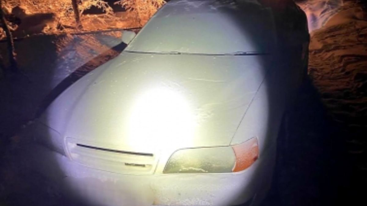 В Якутии два человека замерзли в машине, сбившись с пути в -50