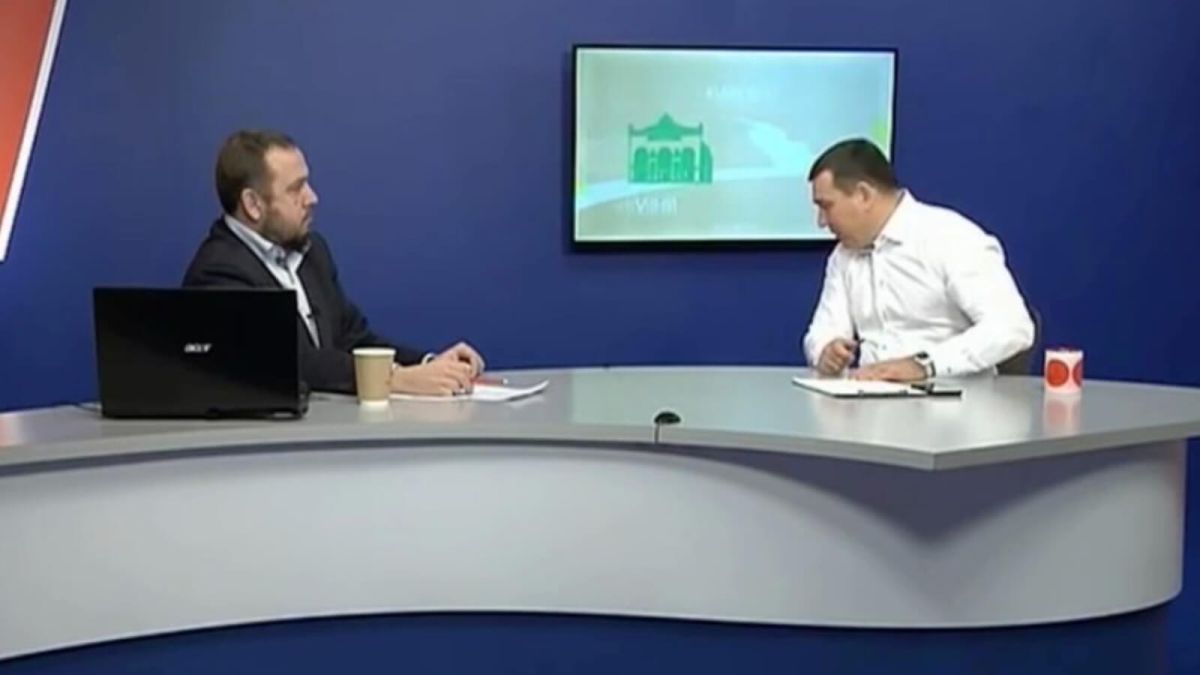 Мэр Новокузнецка плюнул на пол во время эфира на ТВ