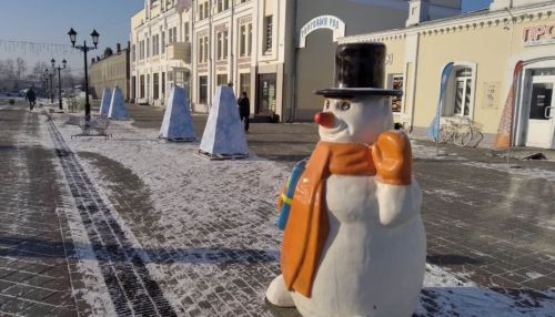 Без праздника, но во всей красе: как Барнаул преображается к Новому году