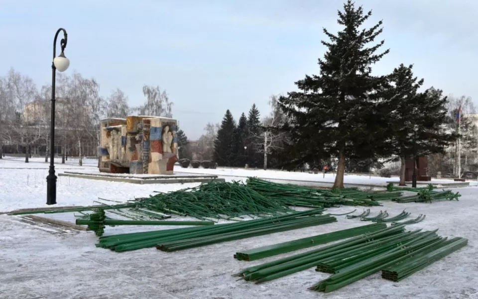 Власти Барнаула заложили уже 4,5 млн рублей на новогодние украшения