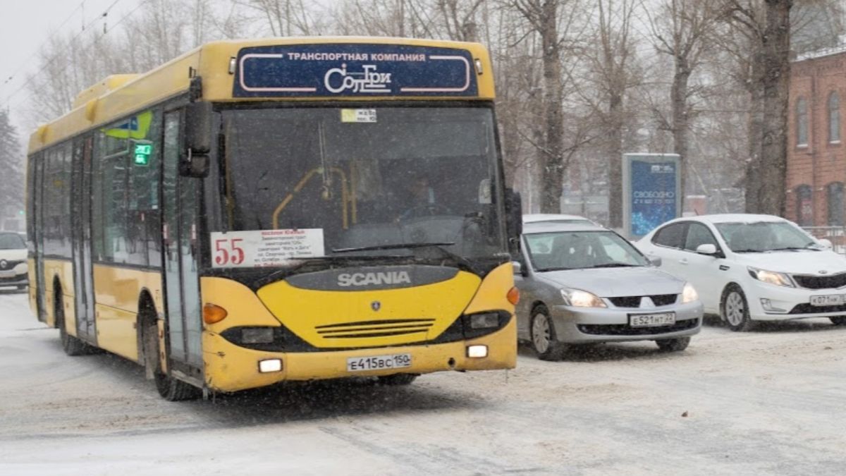 Россиянам посоветовали отказаться от поездок на автобусах во время каникул