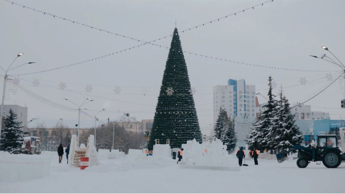 В мэрии Барнаула объяснили огромные затраты на возведение снежного городка