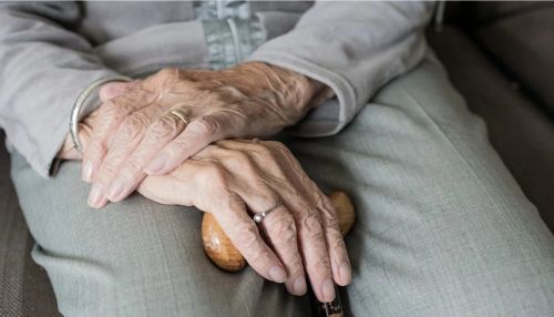 Могут ли родственники получить пенсию умершего человека