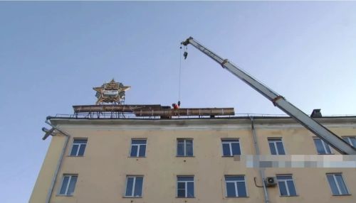 Надпись Барнаул – город орденоносный может появиться на здании мэрии