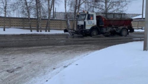 В Барнауле ликвидируют коммунальную аварию на улице Солнечная Поляна