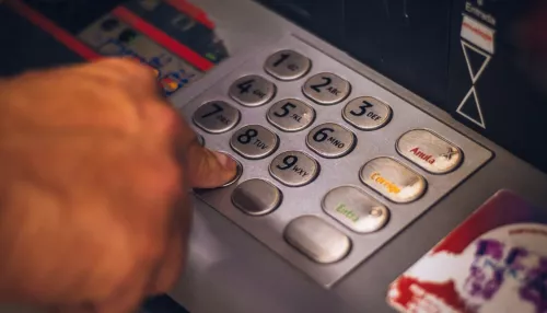 Почему российские банкоматы не принимают новые сторублевки