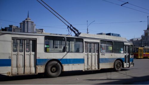 Водителей электротранспорта в Барнауле могут обязать обилечивать пассажиров