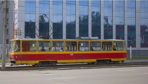 Мэрия Барнаула разъяснила ситуацию с нехваткой кондукторов в электротранспорте