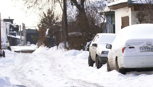 Барнаульцы не очень довольны уборкой снега в городе