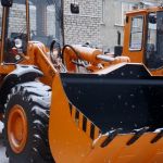 Барнаул получит 13 новых грейдеров и тракторов для уборки снега