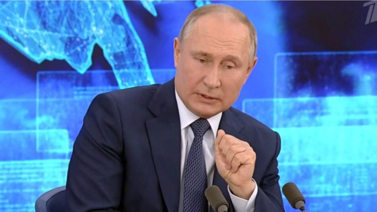 "Кому он нужен": Путин высказался о "пациенте в берлинской клинике" Навальном